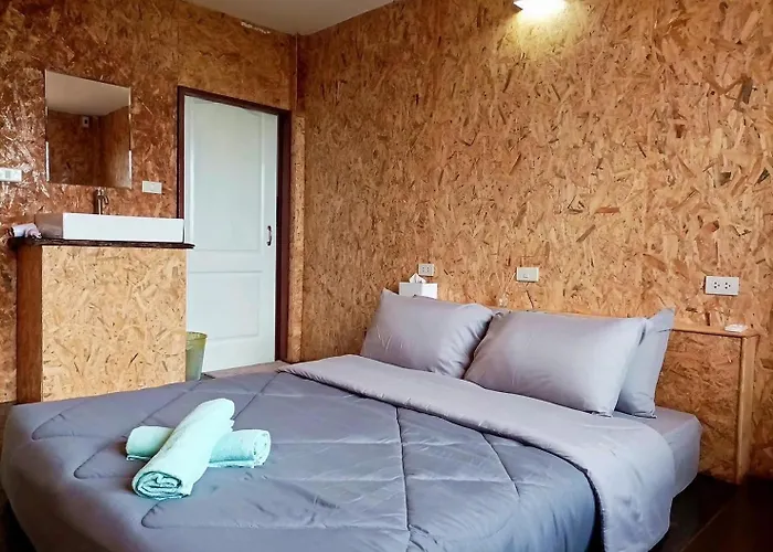 Parinya Hill Homestay & Cafe Koh Larn