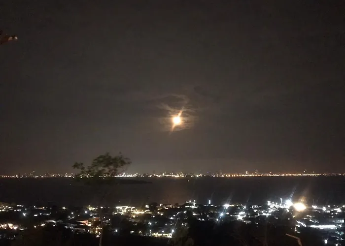 Parinya Hill Homestay & Cafe Koh Larn